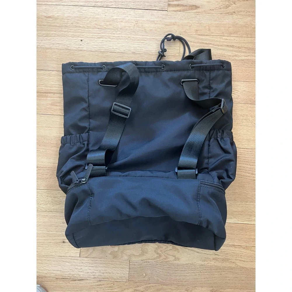 Beyond Yoga Convertible Gym Bag Backpack Women OS Black